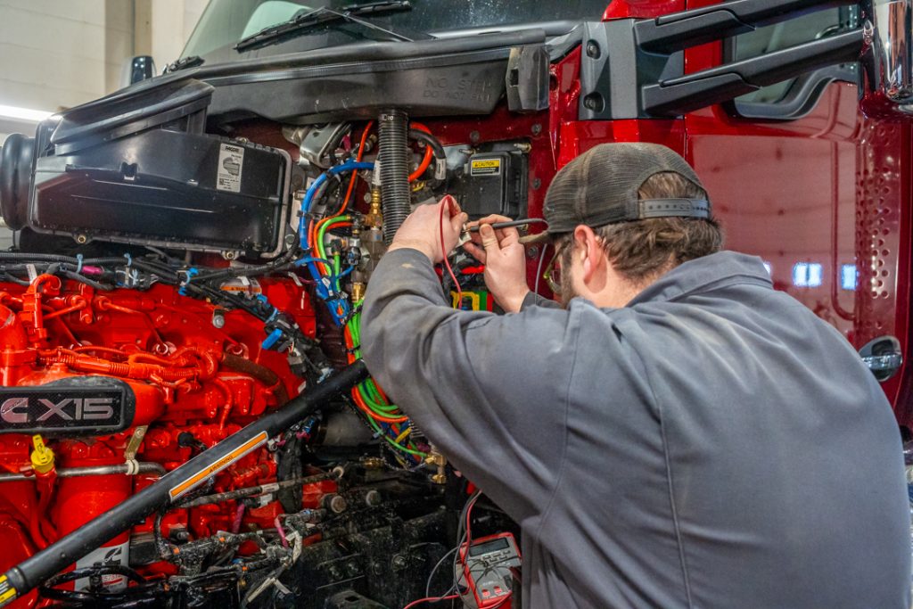 heavy duty truck repair shop in red deer alberta near me